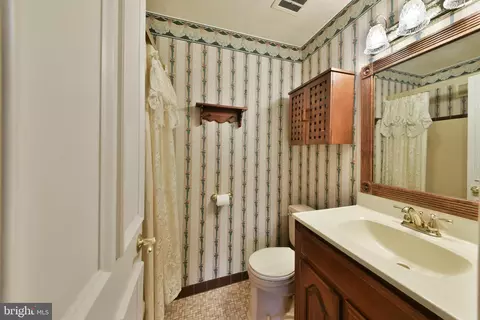 Bath - 982 Mueller Rd, Warminster, PA 18974 photo 2 of 2