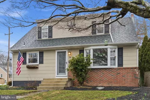 708 Barclay Ave, Morrisville, PA 19067