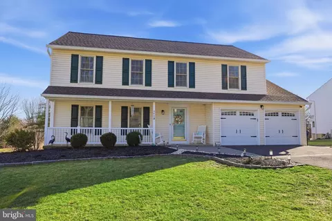 348 Burgundy Ln, Newtown, PA 18940