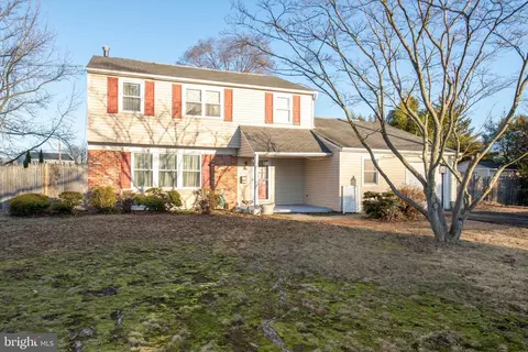 240 Clearfield Cir, Warminster, PA 18974