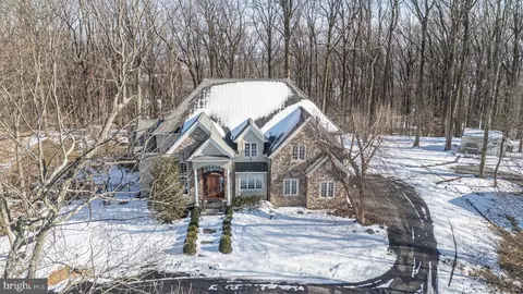 5311 Mountain Top Rd #E, New Hope, PA 18938