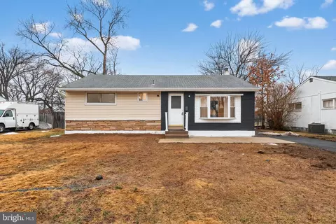 904 Arthur Ave, Bristol, PA 19007
