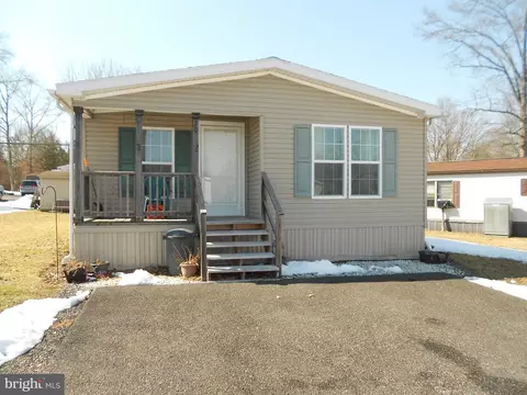 20 Laurel Run Dr, Quakertown, PA 18951