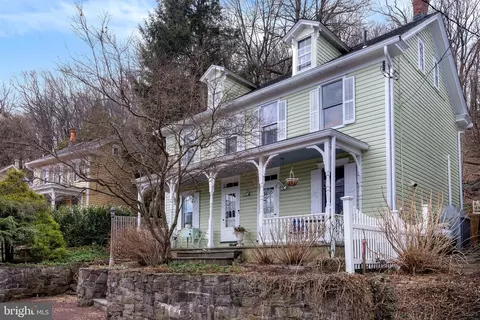 3693 River Rd, Lumberville, PA 18933