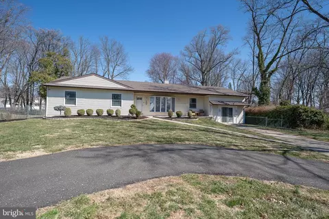 1539 W Bensalem Ave, Bensalem, PA 19020