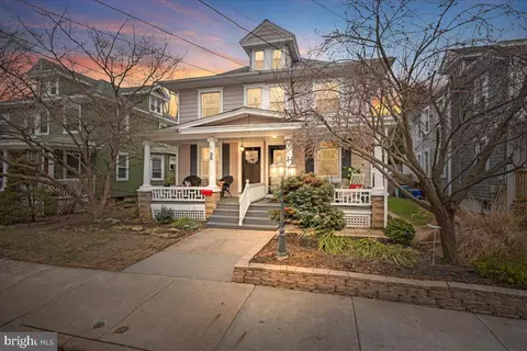 35 E Hendrickson Ave, Morrisville, PA 19067