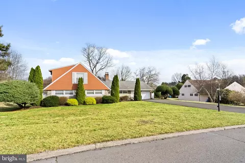 232 Forsythia Dr S #S, Levittown, PA 19056
