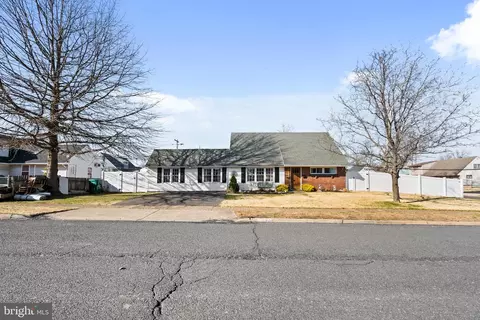 194 Cobalt Ridge Dr S #S, Levittown, PA 19057