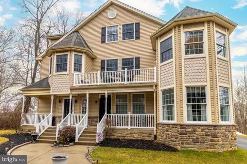 629 S Bellevue Ave #B, Langhorne, PA 19047
