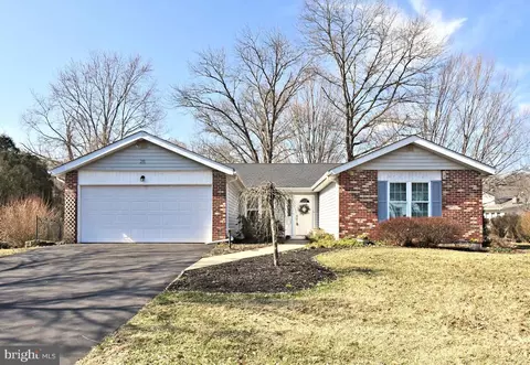 25 S Lancaster Ln, Newtown, PA 18940