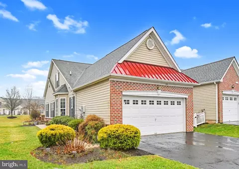 215 Dorchester Dr, Sellersville, PA 18960