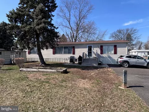7513 Harper Dr, Morrisville, PA 19067