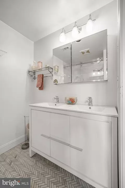 Bath - 6509 Centennial Sta, Warminster, PA 18974 photo 1 of 4
