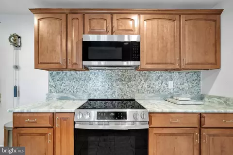 Kitchen - 6509 Centennial Sta, Warminster, PA 18974 photo 2 of 2