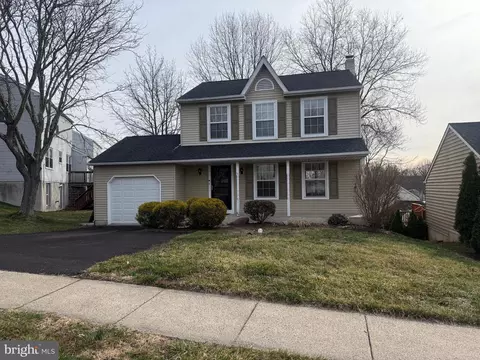 450 Dorchester Ln, Perkasie, PA 18944