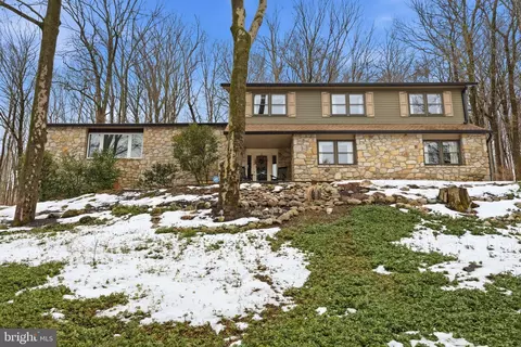 3066 Cloverly Dr, Furlong, PA 18925