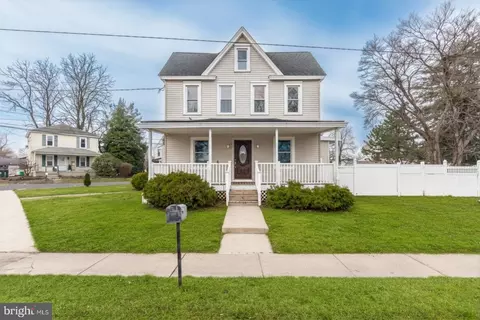 7105 N Radcliffe St, Bristol, PA 19007
