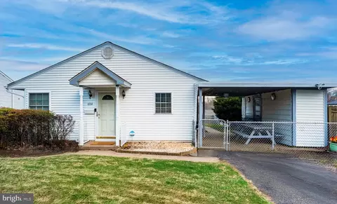 604 Trenton Rd, Fairless Hills, PA 19030