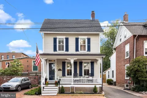 22 E Penn St, Newtown, PA 18940