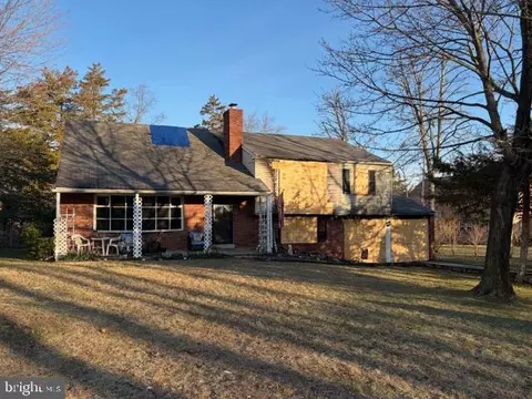5 Farber Dr, Chalfont, PA 18914