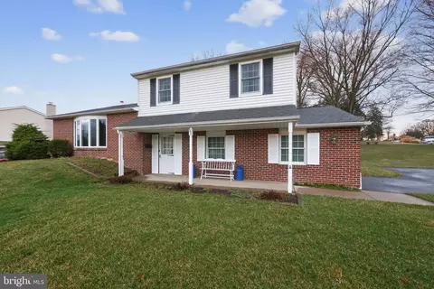 667 Lily Rd, Warminster, PA 18974