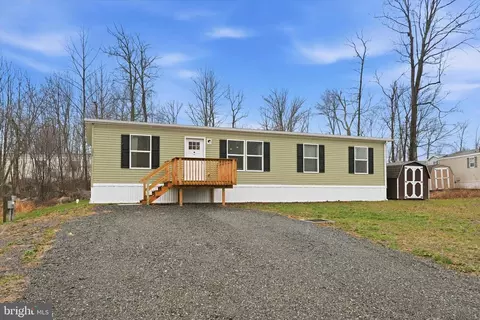 398 Laurel Run Dr, Quakertown, PA 18951