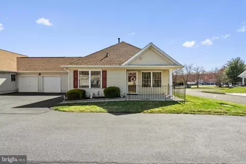 80 Avenrowe Ct, Fairless Hills, PA 19030