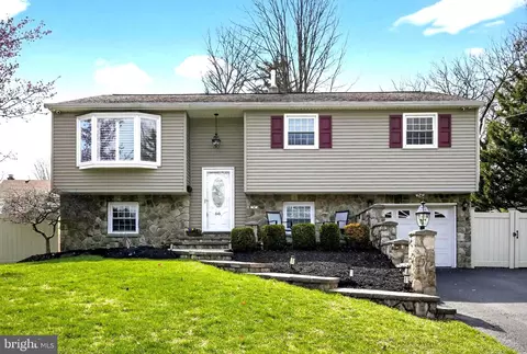 66 Henry Ave, Feasterville Trevose, PA 19053