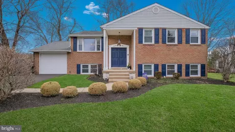 79 W Buttonwood Dr, Churchville, PA 18966