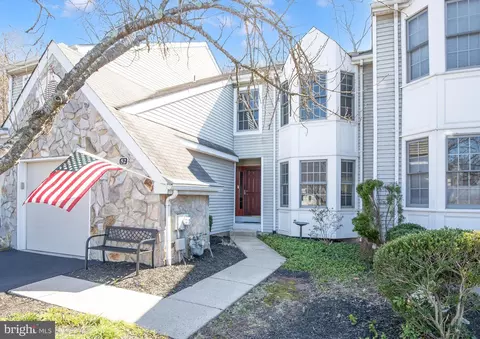 52 Bogey Cir, Doylestown, PA 18901