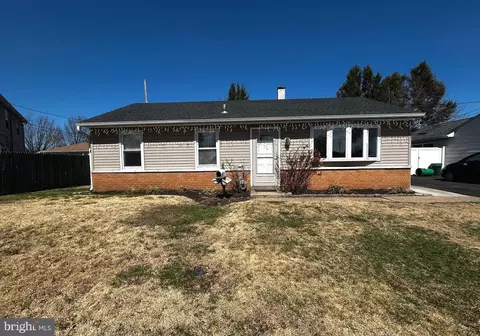 901 Spencer Dr, Croydon, PA 19021