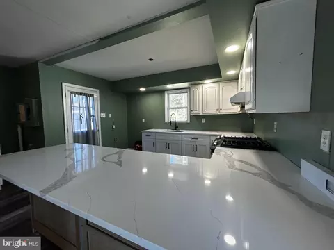Kitchen - 901 Spencer Dr, Croydon, PA 19021 photo 4 of 4