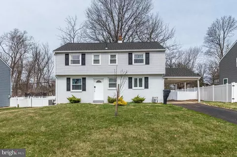 253 Luff Ln, Warminster, PA 18974