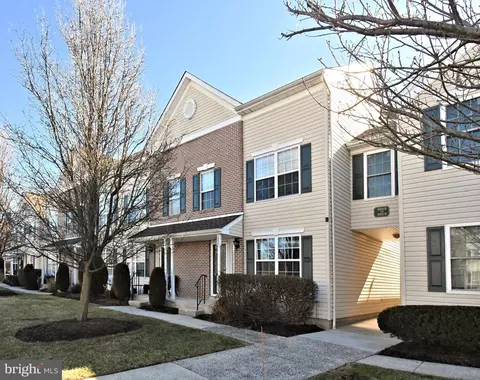 3004 Creekside Ct #42, Warrington, PA 18976