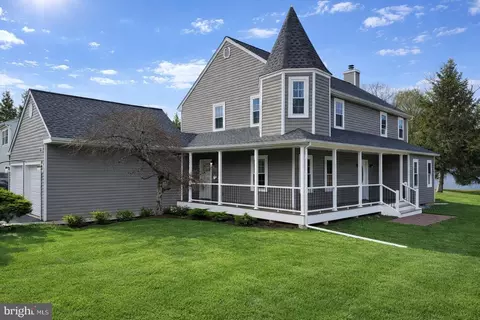 565 Hulmeville Rd, Langhorne, PA 19047