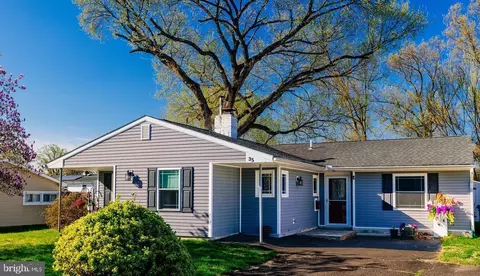 35 Mimosa Ln, Levittown, PA 19054