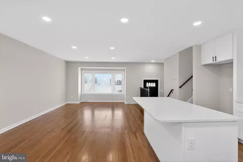 Living - 1283 Irma Rd, Warminster, PA 18974 photo 5 of 7