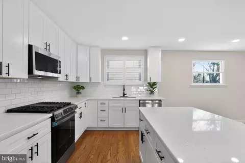 Kitchen - 1283 Irma Rd, Warminster, PA 18974 photo 3 of 4