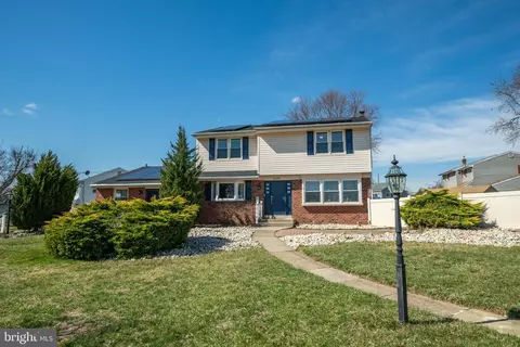 1087 Roberts Rd, Warminster, PA 18974
