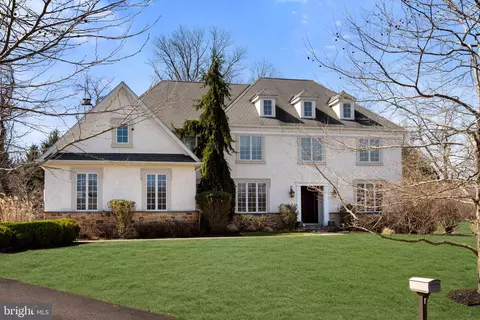 8 Quartermaster Rd, Holland, PA 18966