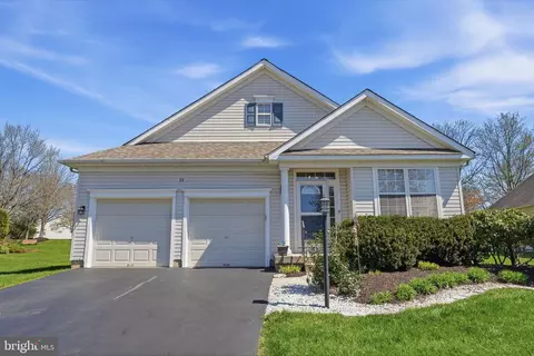 32 Tupelo Ln, Langhorne, PA 19047