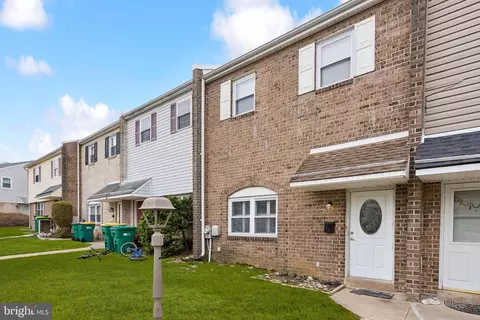 5109 Inlet Dr, Bensalem, PA 19020