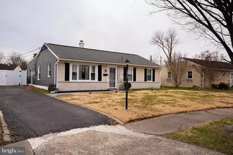 1306 Spencer Dr, Croydon, PA 19021