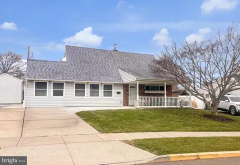 233 Kenwood Dr S, Levittown, PA 19055