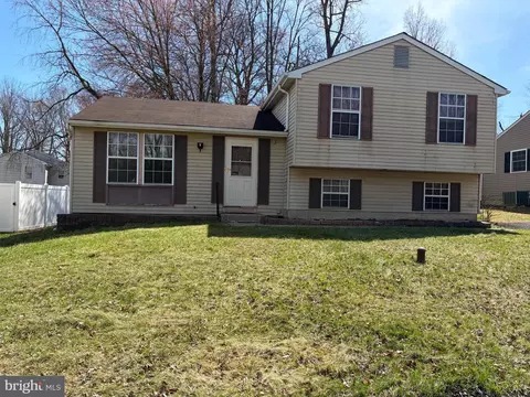 5783 Michael Dr, Bensalem, PA 19020