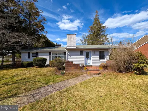 163 Pennsylvania Ave, Chalfont, PA 18914