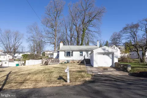 3740 Moosewood Ave, Feasterville Trevose, PA 19053