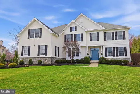 7 Millstone Dr, Newtown, PA 18940