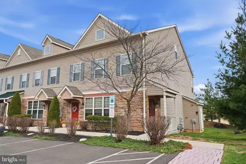 39 Bowman Dr, Feasterville Trevose, PA 19053