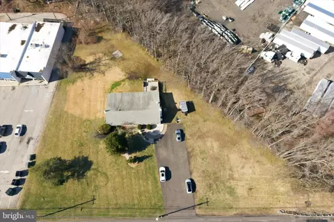 211 Lincoln Hwy, Fairless Hills, PA 19030